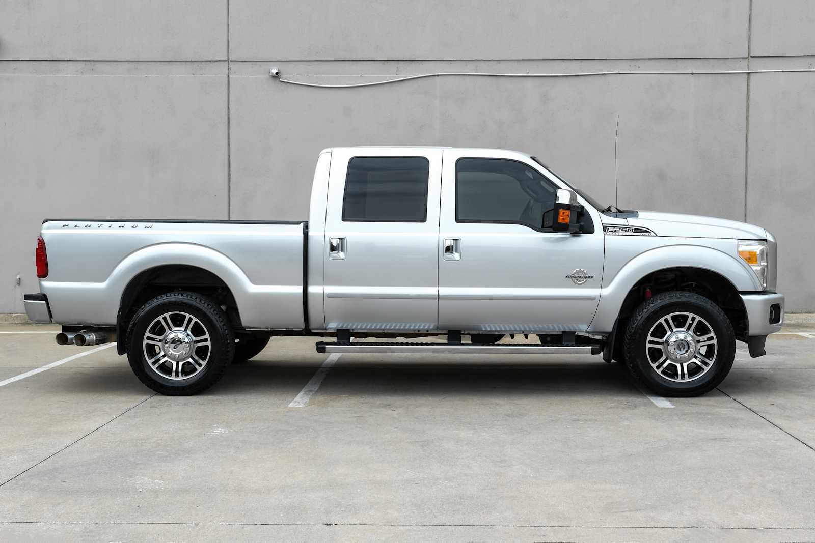 Used 2016 Ford F250 Platinum w/ FX4 Off-Road Package AWD/4WD image 8