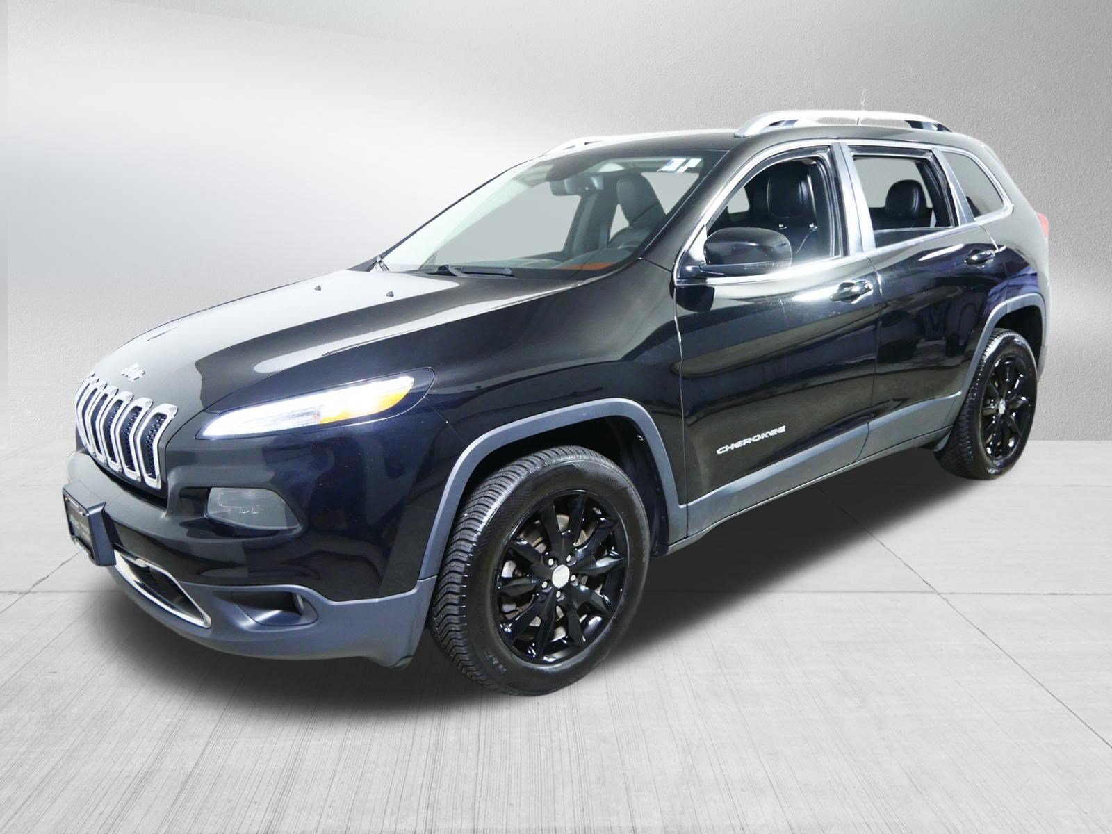Used 2017 Jeep Cherokee Limited AWD/4WD image 3