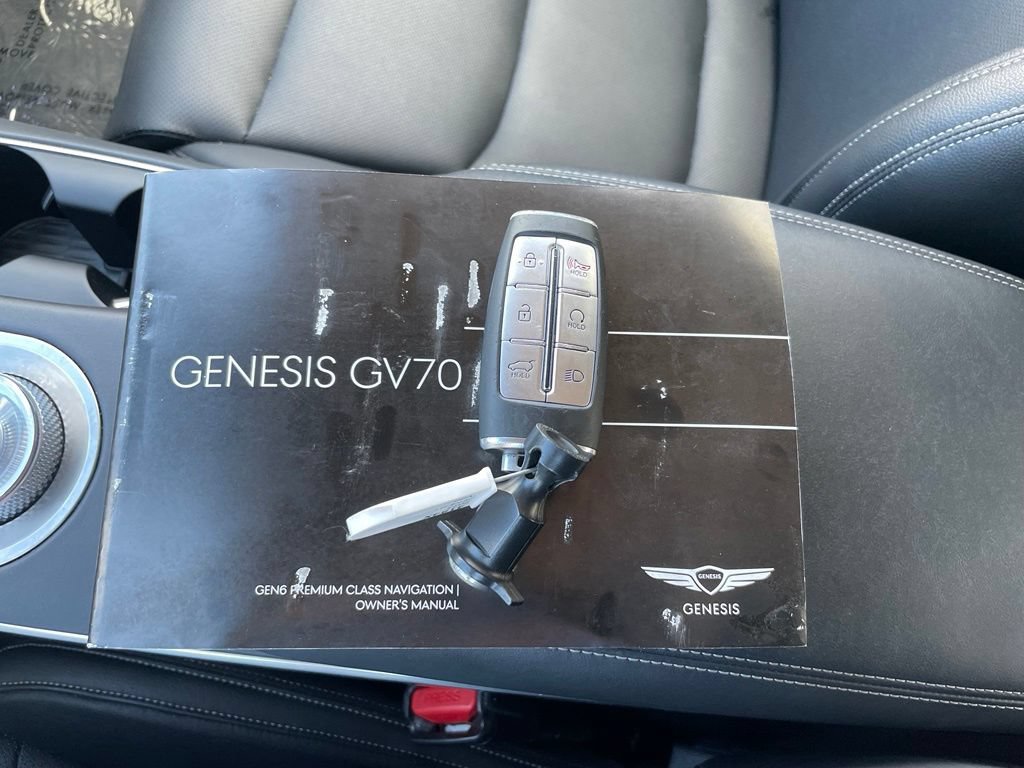 Used 2025 Genesis GV70 2.5T AWD/4WD image 38