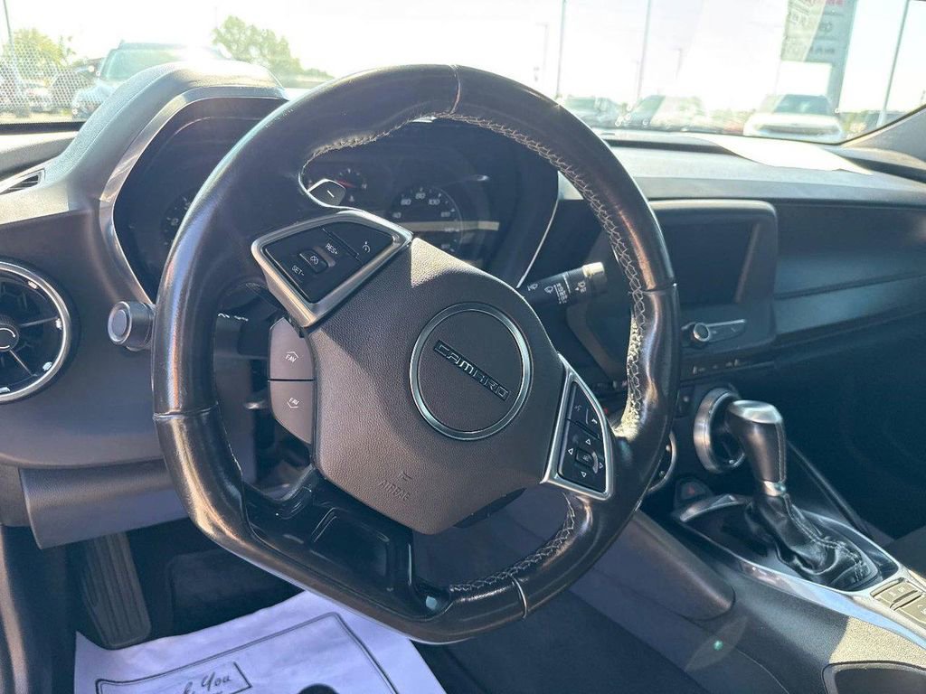 Used 2020 Chevrolet Camaro LT image 9