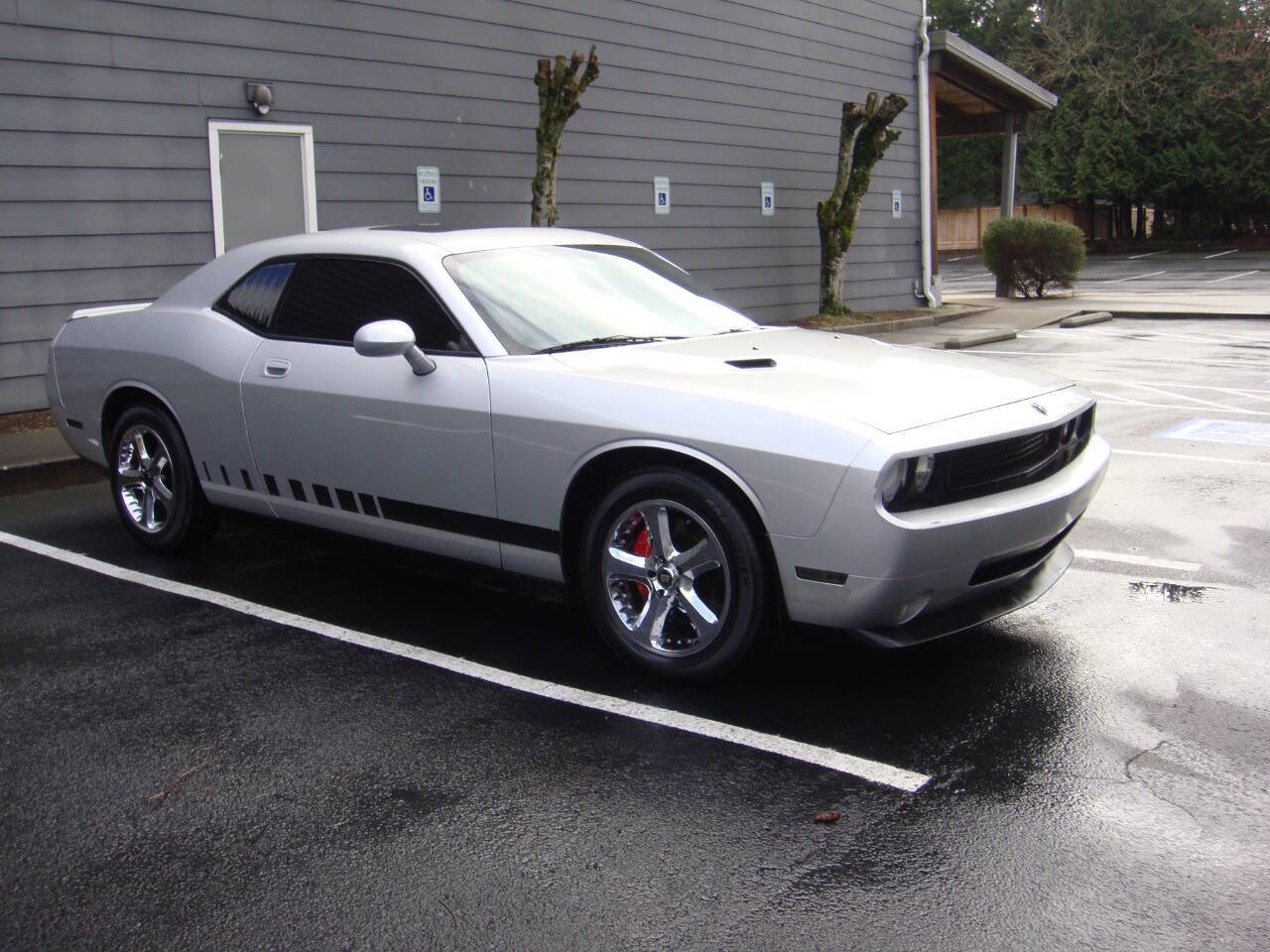 Used 2010 Dodge Challenger R/T RWD image 5