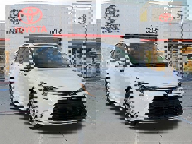 Used 2024 Toyota Corolla LE image 1