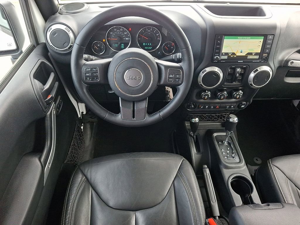 Used 2017 Jeep Wrangler Unlimited Sahara w/ Dual Top Group AWD/4WD image 11
