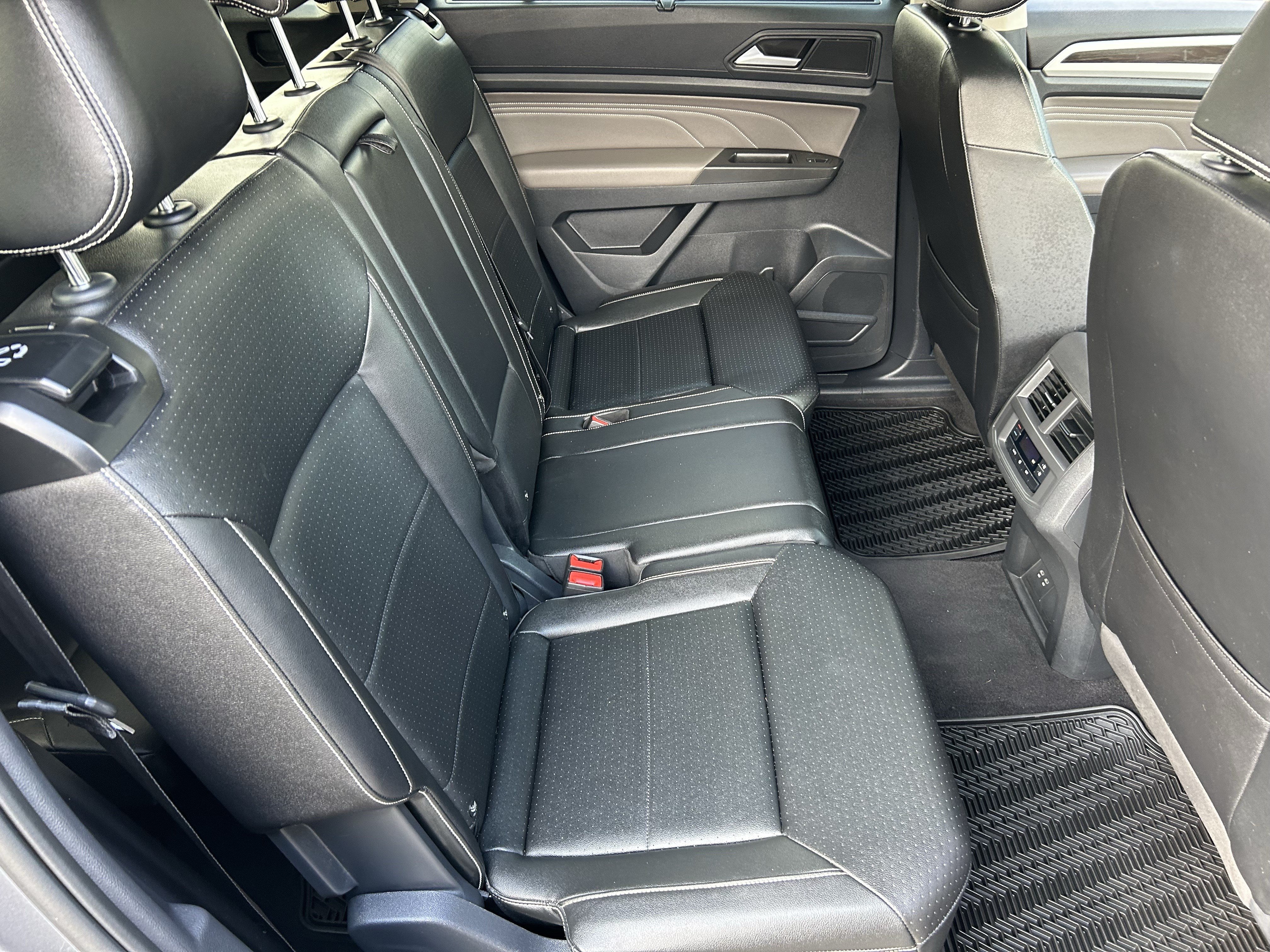 Used 2023 Volkswagen Atlas SE w/ Panoramic Sunroof Package AWD/4WD image 11