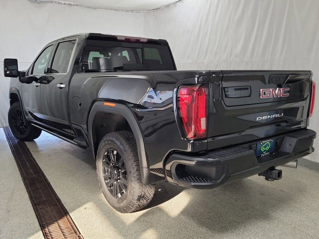 Certified 2022 GMC Sierra 2500 Denali w/ Denali Black Diamond Edition image 7