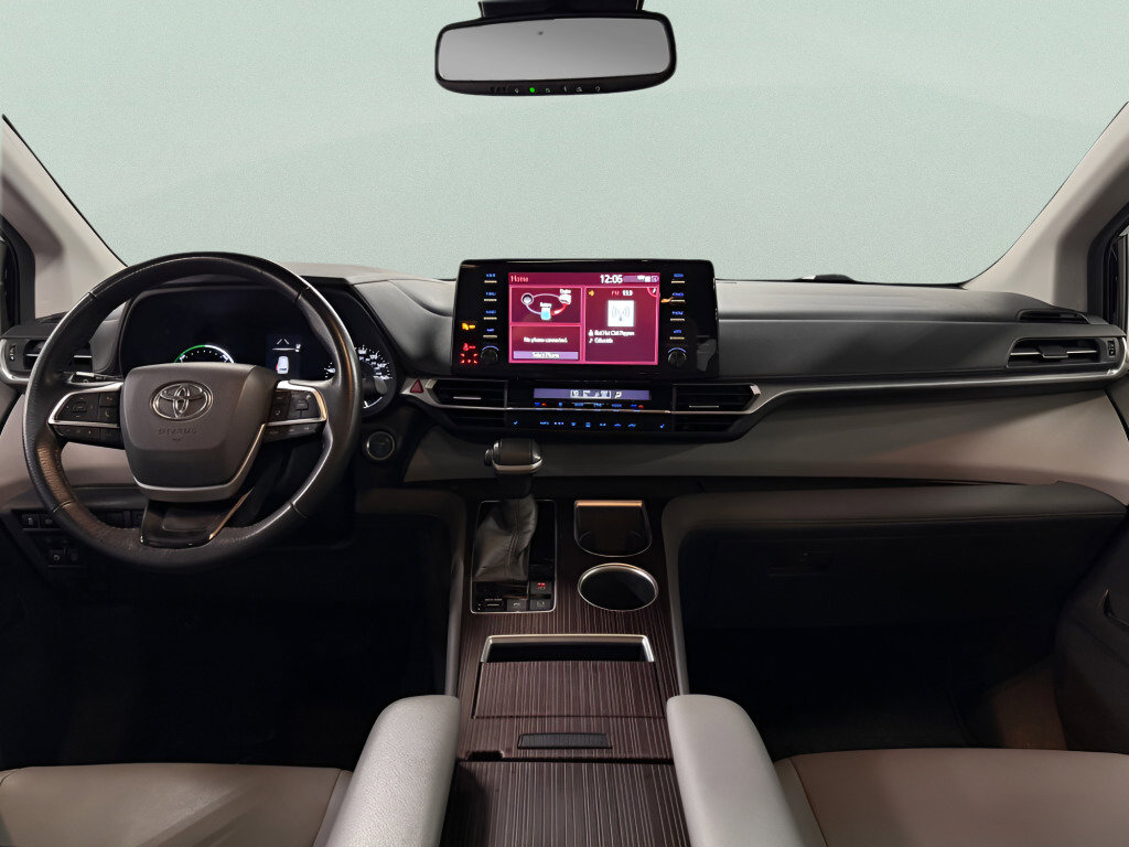 Used 2021 Toyota Sienna XLE image 10