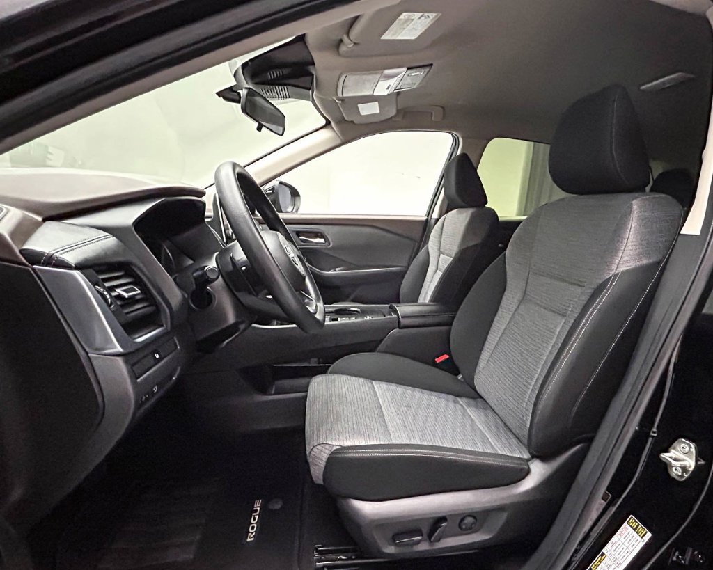 Used 2023 Nissan Rogue SV FWD image 9