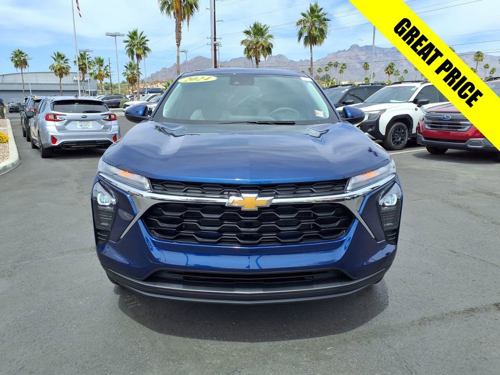 Used 2024 Chevrolet Trax LS w/ LS Convenience Package FWD image 8