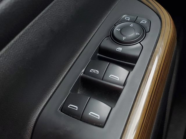 Used 2021 GMC Acadia SLE w/ Driver Convenience Package FWD image 20