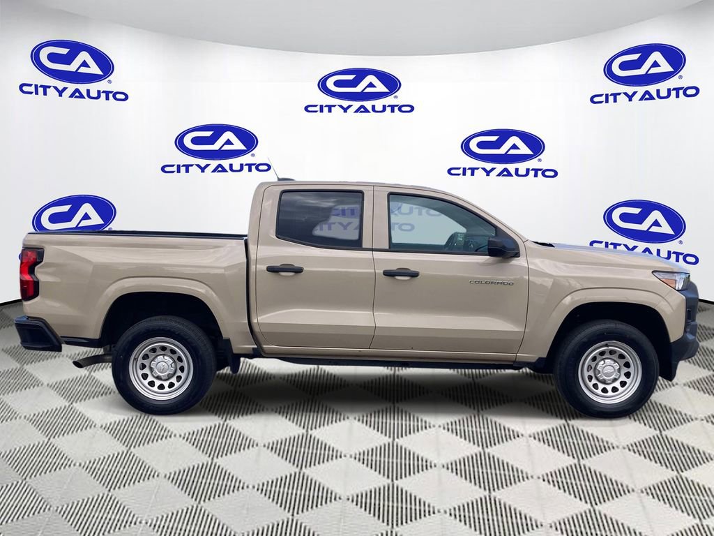 Used 2023 Chevrolet Colorado W/T image 2