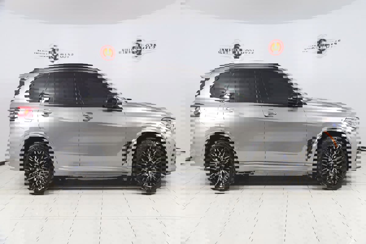 Used 2021 BMW X5 M w/ Competition Package image 2