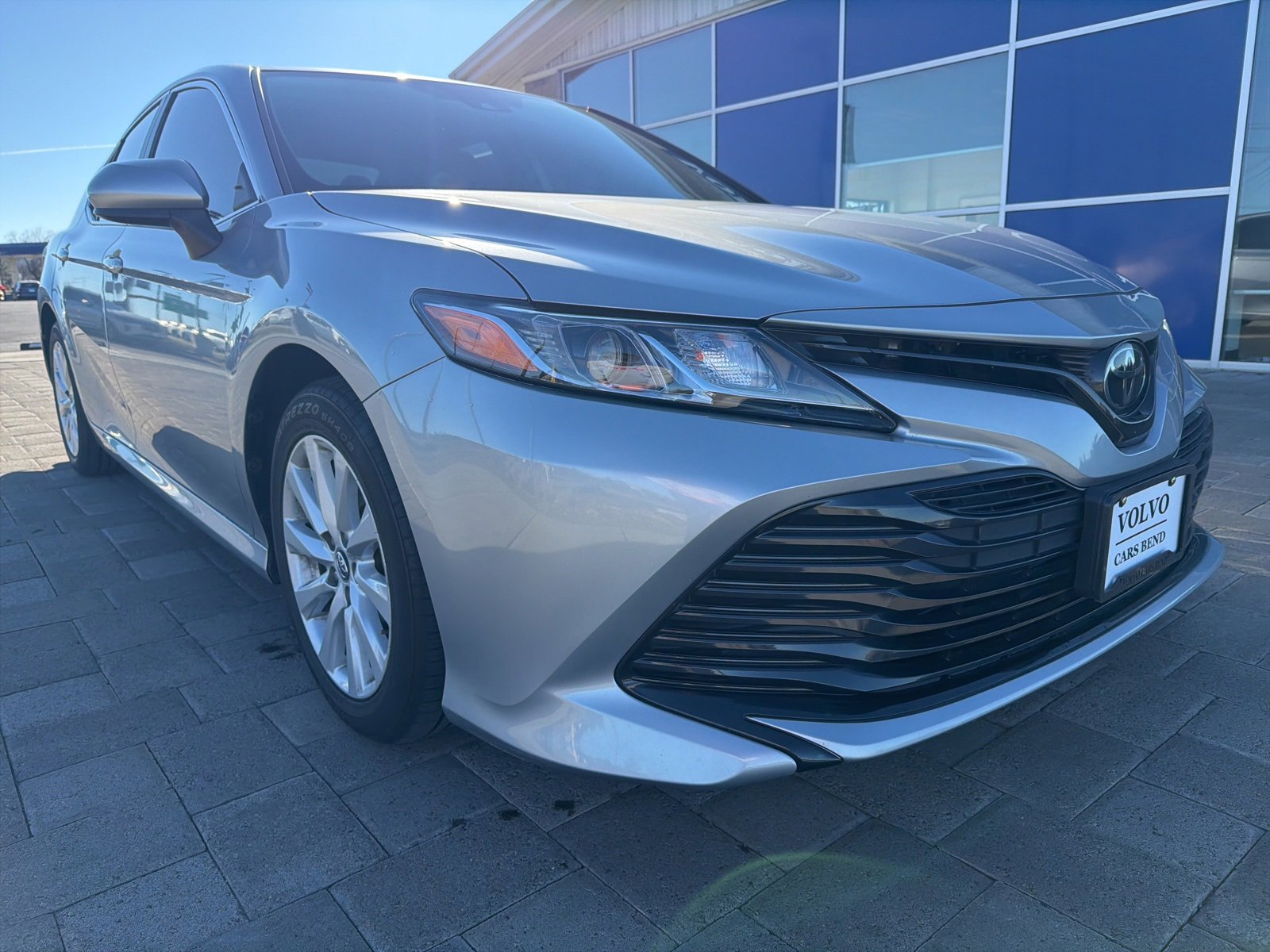 Used 2020 Toyota Camry LE image 1