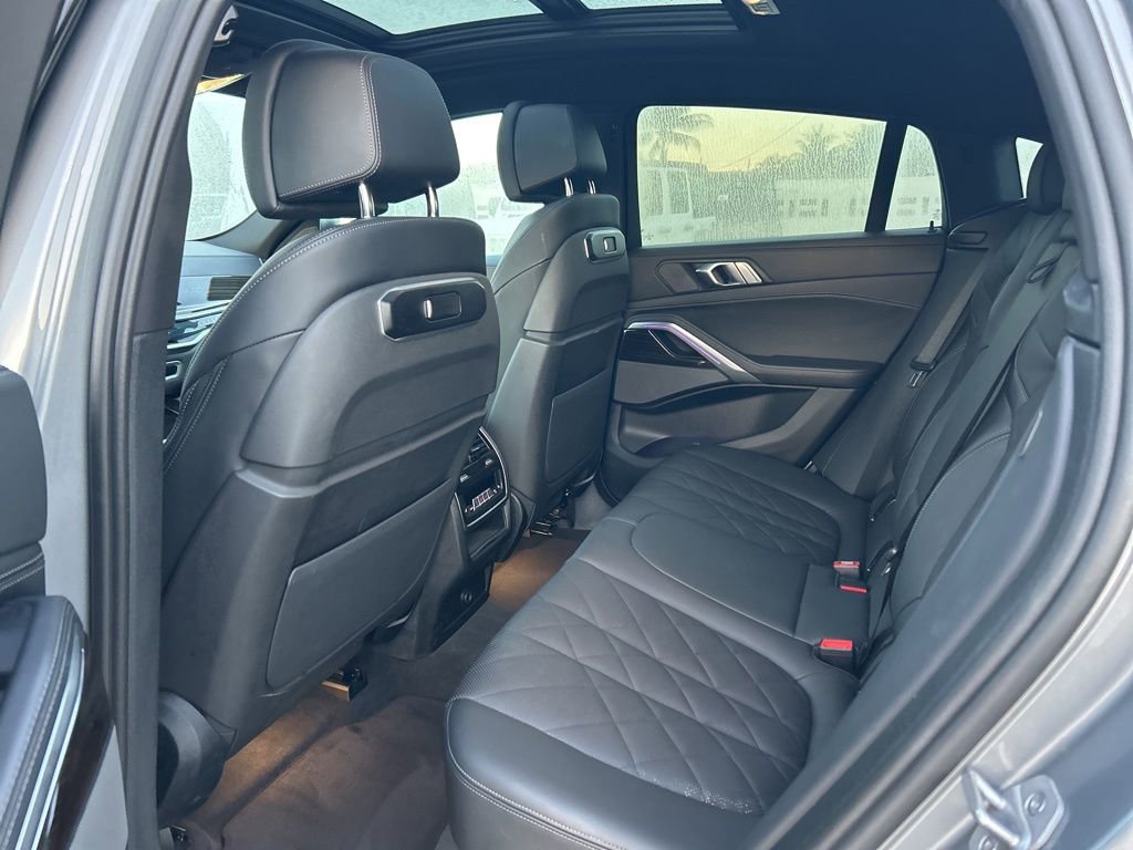 Used 2025 BMW X6 xDrive40i AWD/4WD image 32