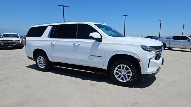 Used 2023 Chevrolet Suburban LS RWD image 2