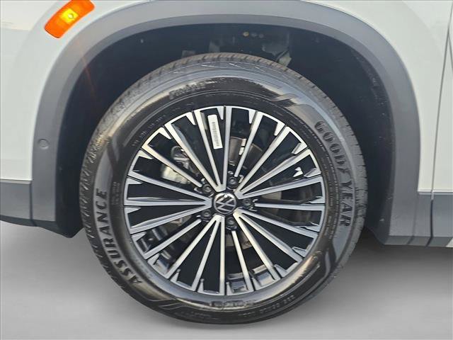New 2026 Volkswagen Tiguan S FWD image 10
