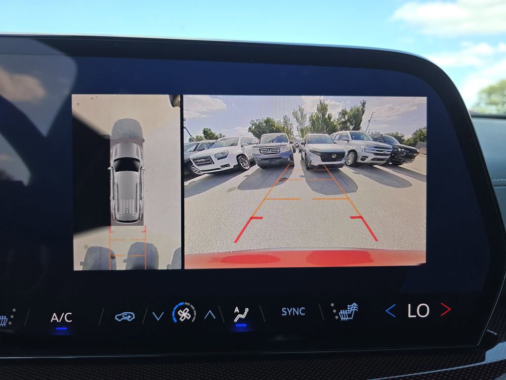 Certified 2024 Chevrolet Traverse Z71 w/ Enhanced Driving Package image 26