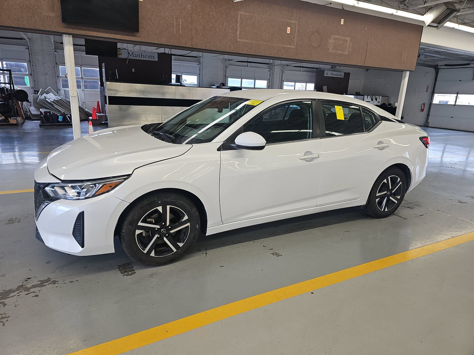 Used 2024 Nissan Sentra SV FWD image 2