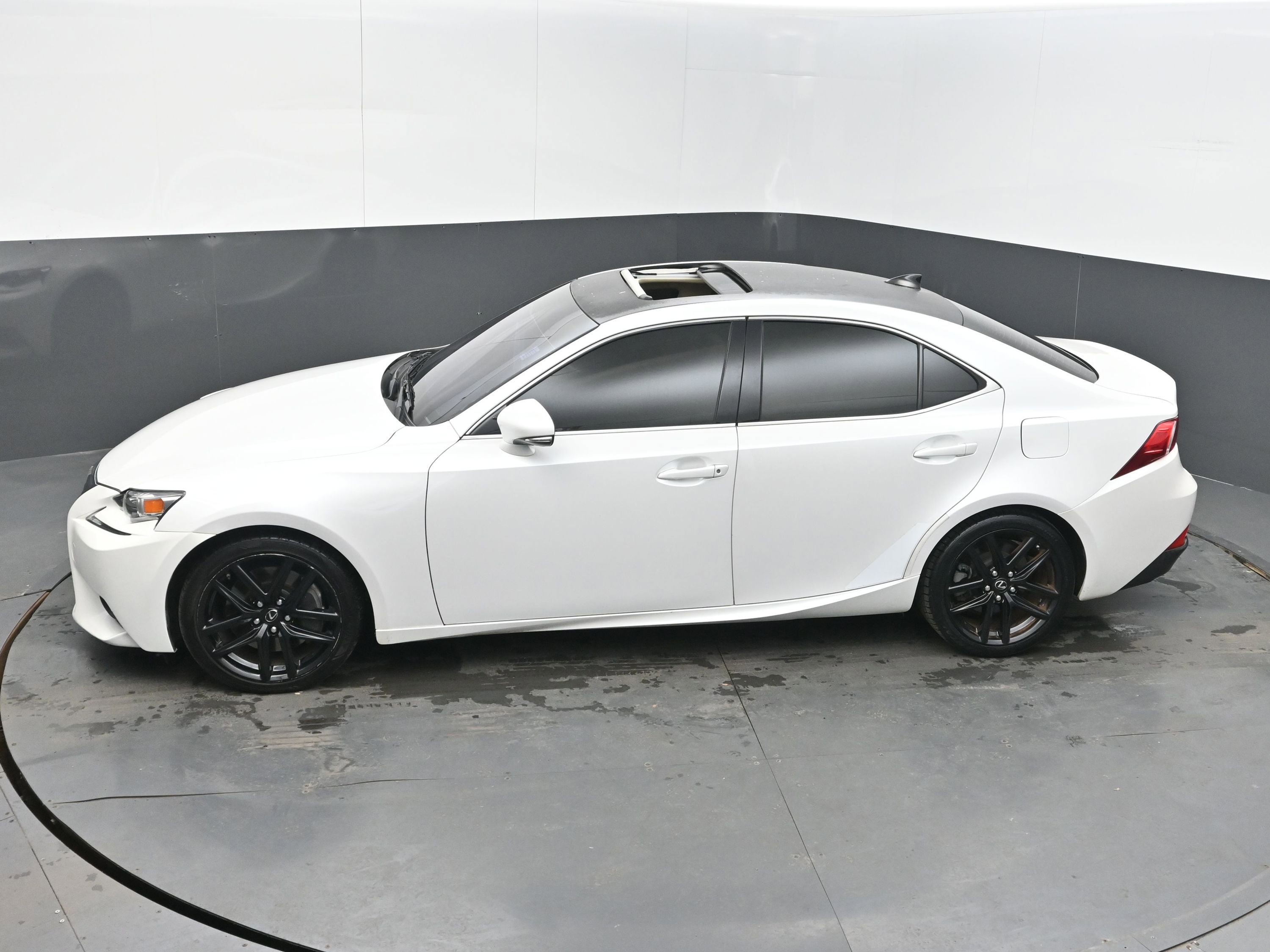 Used 2016 Lexus IS 200t image 37