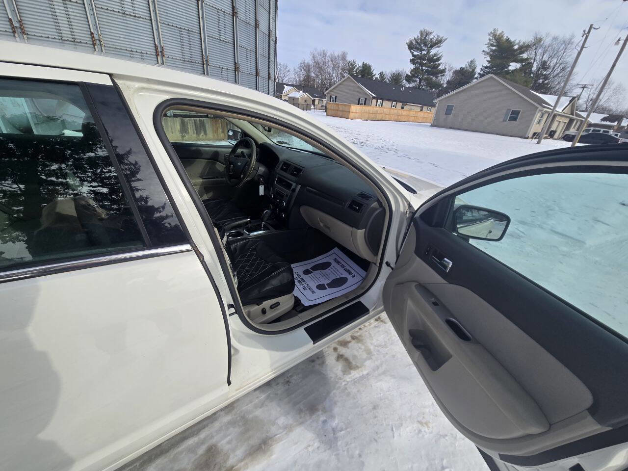 Used 2011 Ford Fusion SEL image 10