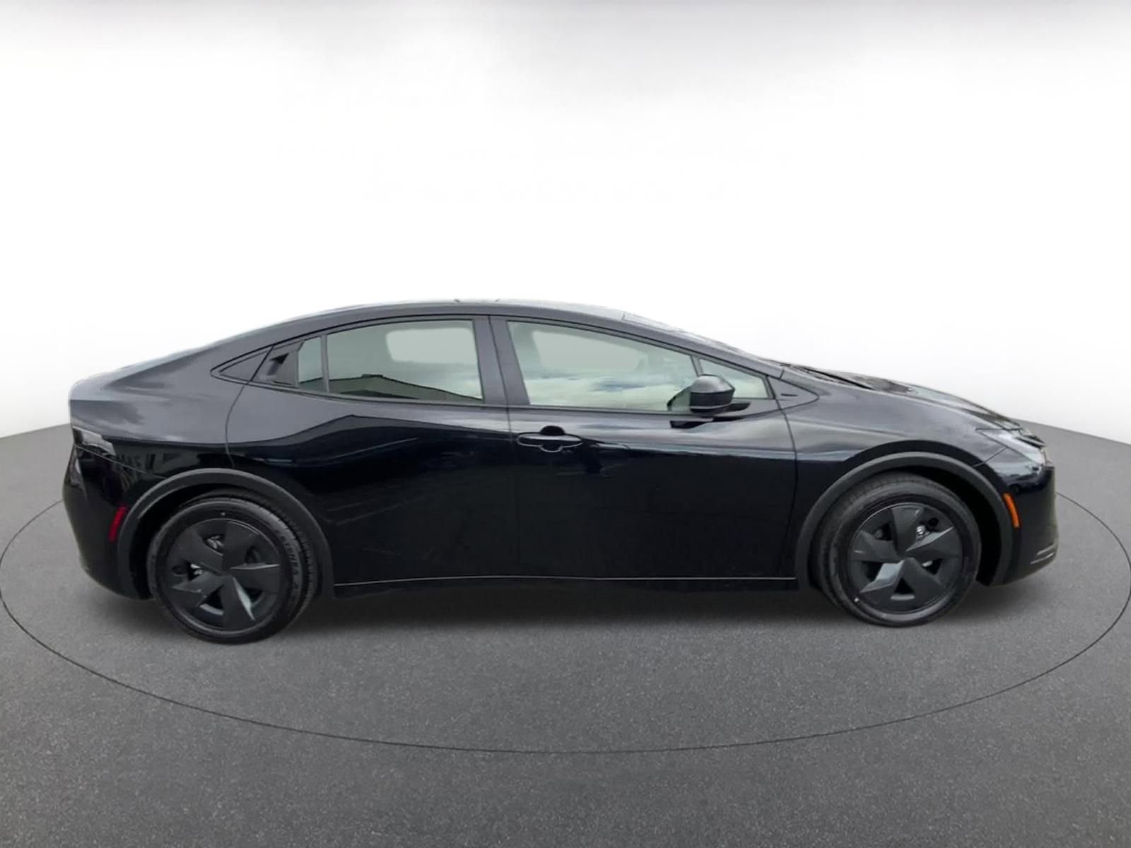 Used 2025 Toyota Prius LE image 16