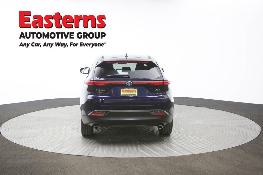 Used 2023 Toyota Venza XLE image 37