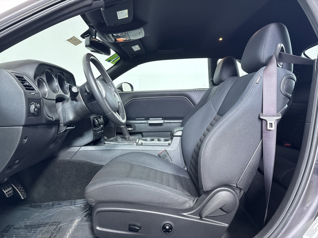 Used 2014 Dodge Challenger R/T image 6