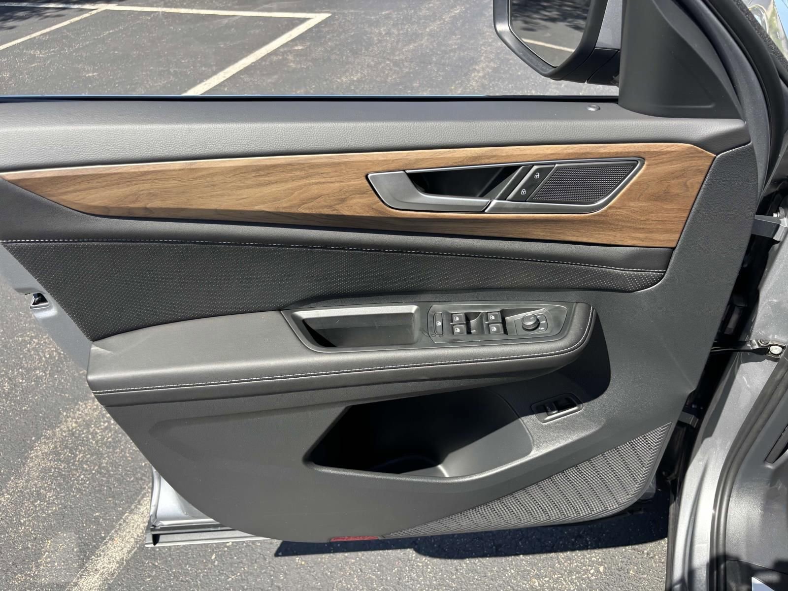 New 2026 Volkswagen Atlas SE image 11