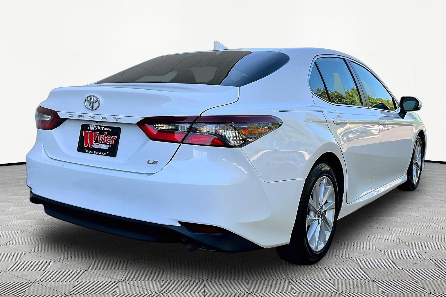 Used 2023 Toyota Camry LE FWD image 6