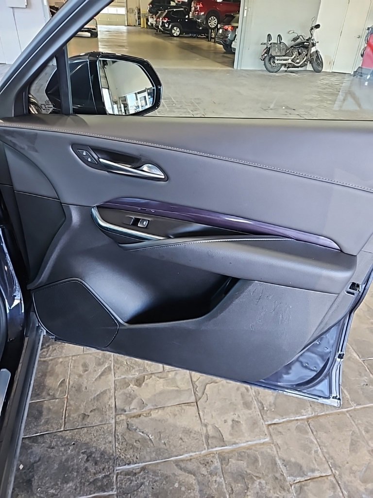 Used 2023 Cadillac XT4 Luxury image 11