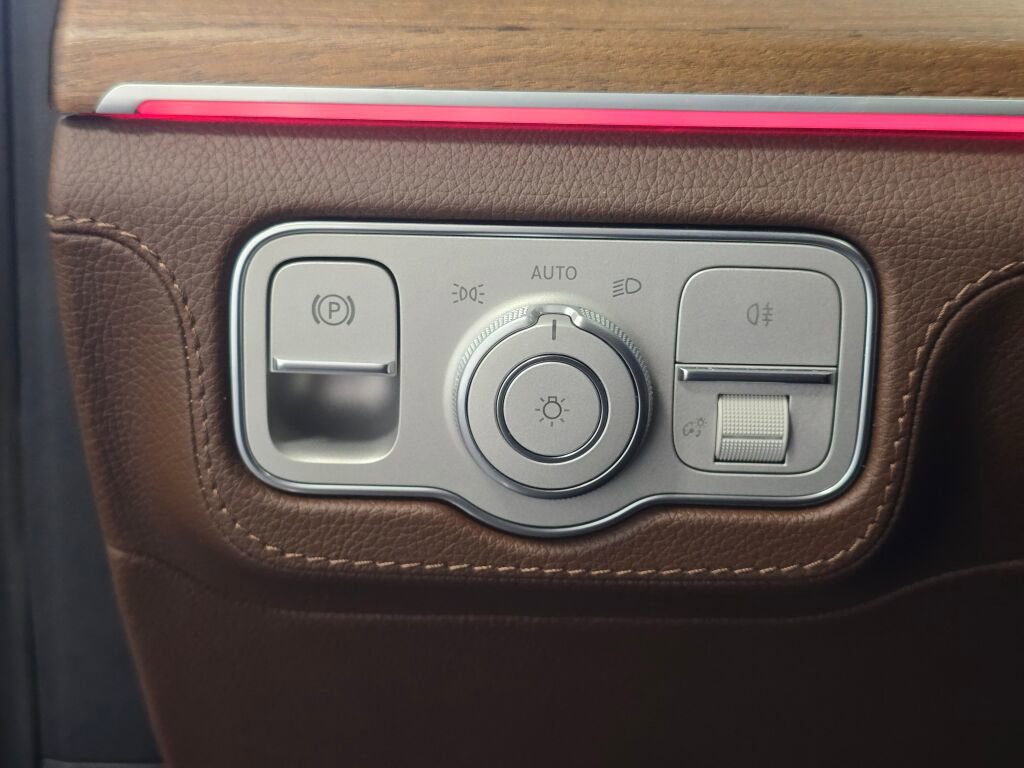 Used 2024 Mercedes-Benz GLE 350 GLE 350 w/ 3rd Row Seat Package image 36