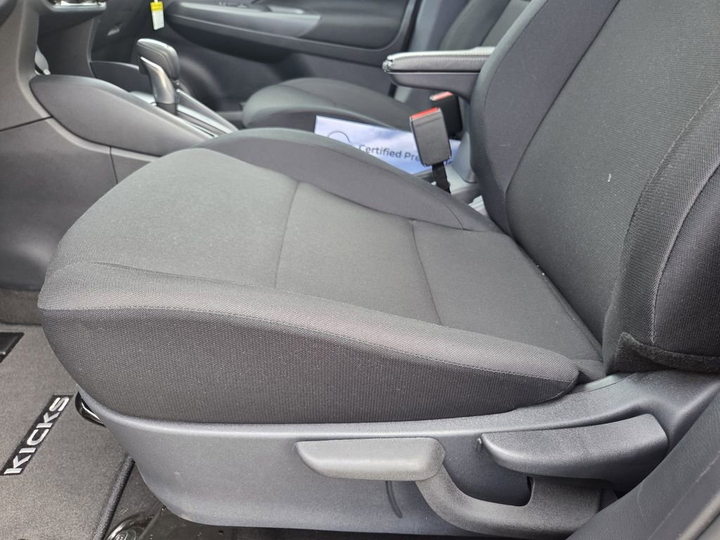 Certified 2025 Nissan Kicks Play S image 11