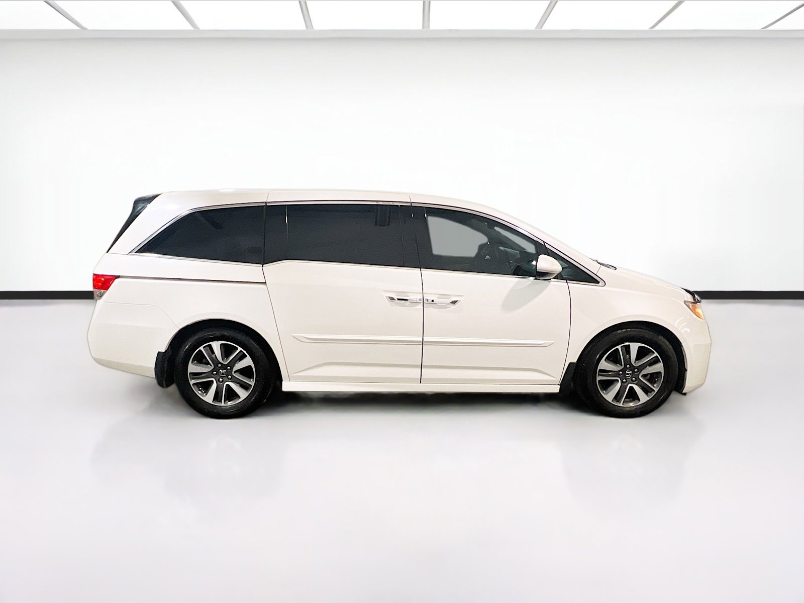Used 2016 Honda Odyssey Touring Elite image 26