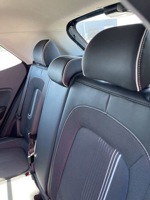 Used 2024 Hyundai Venue Limited FWD image 9