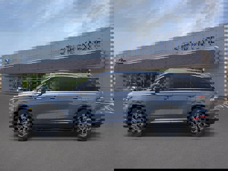 New 2026 Lincoln Aviator AWD image 3