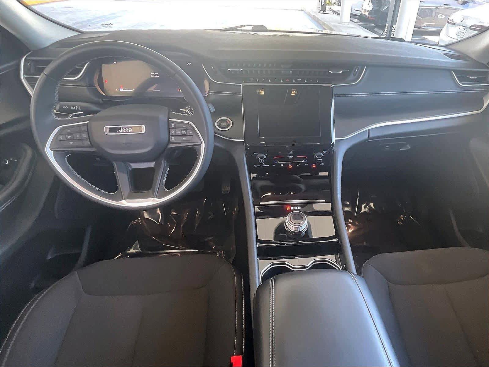 Used 2023 Jeep Grand Cherokee L Laredo AWD/4WD image 18