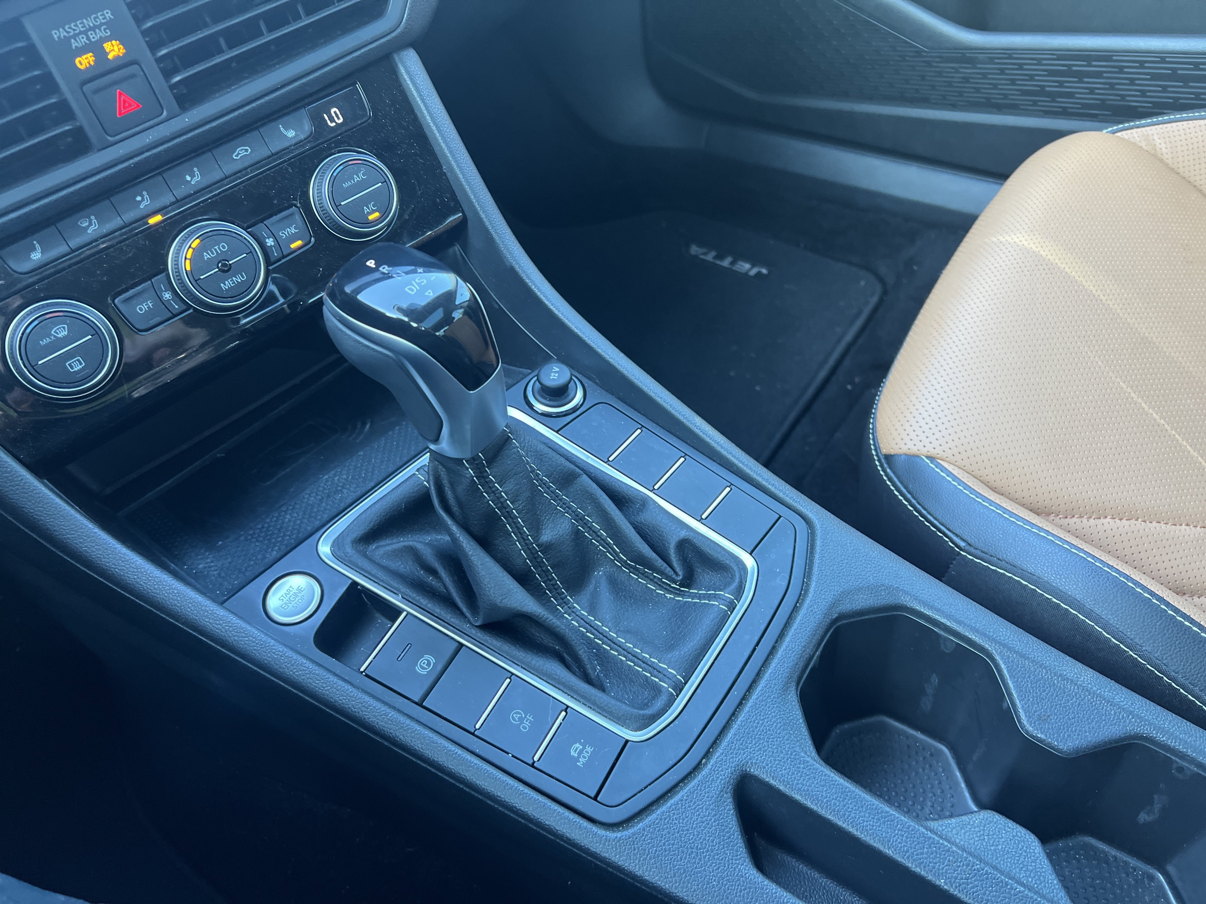Certified 2022 Volkswagen Jetta SEL FWD image 22