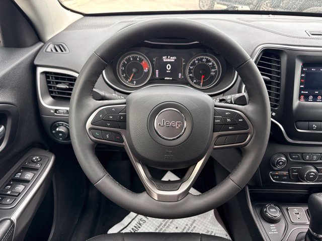 Used 2021 Jeep Cherokee Latitude Lux w/ Mopar Interior Package AWD/4WD image 17