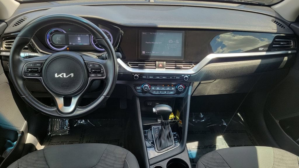 Used 2022 Kia Niro LXS FWD image 11
