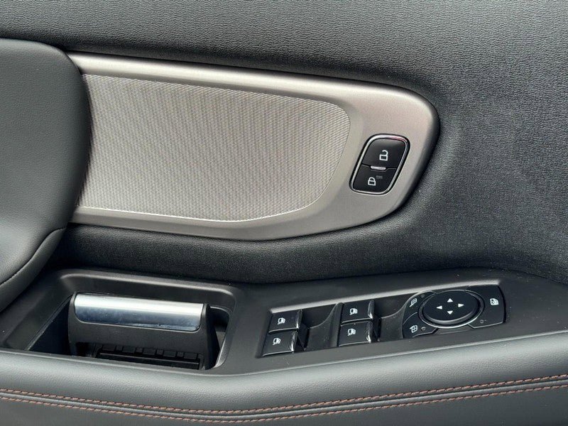 Used 2025 Ford Expedition Active image 24