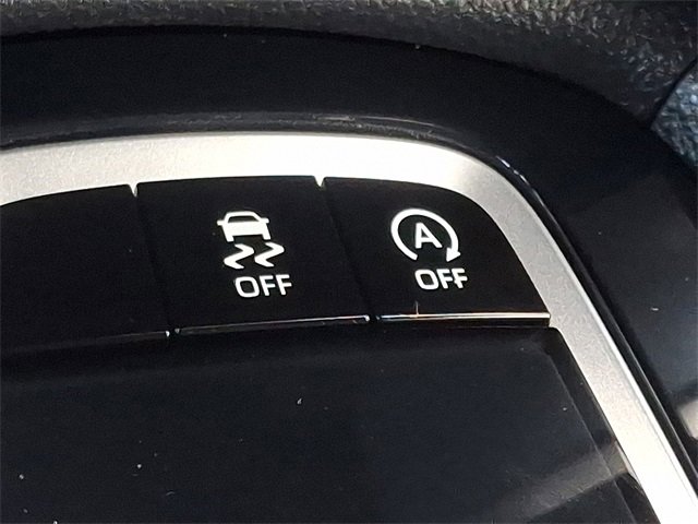 Used 2024 Toyota Corolla Cross XLE image 22