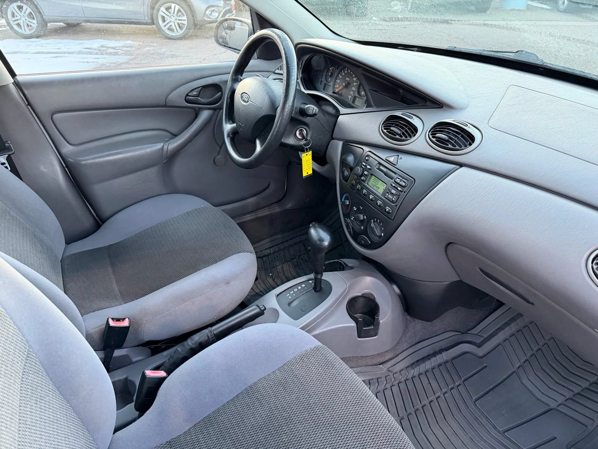 Used 2004 Ford Focus LX FWD image 19