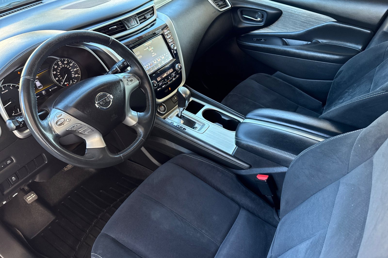 Used 2018 Nissan Murano SV image 11
