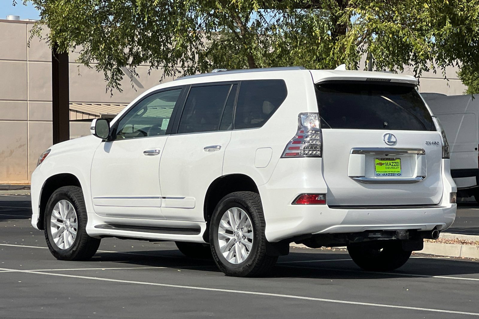 Used 2016 Lexus GX 460 w/ Premium Package AWD/4WD image 3