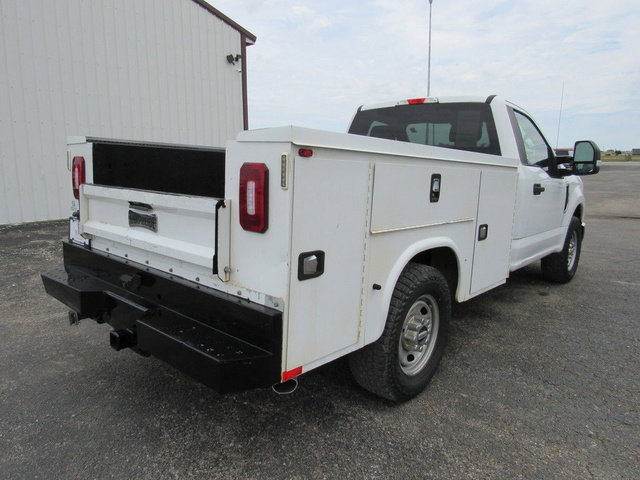 Used 2018 Ford F250 XL w/ Power Equipment Group RWD image 2