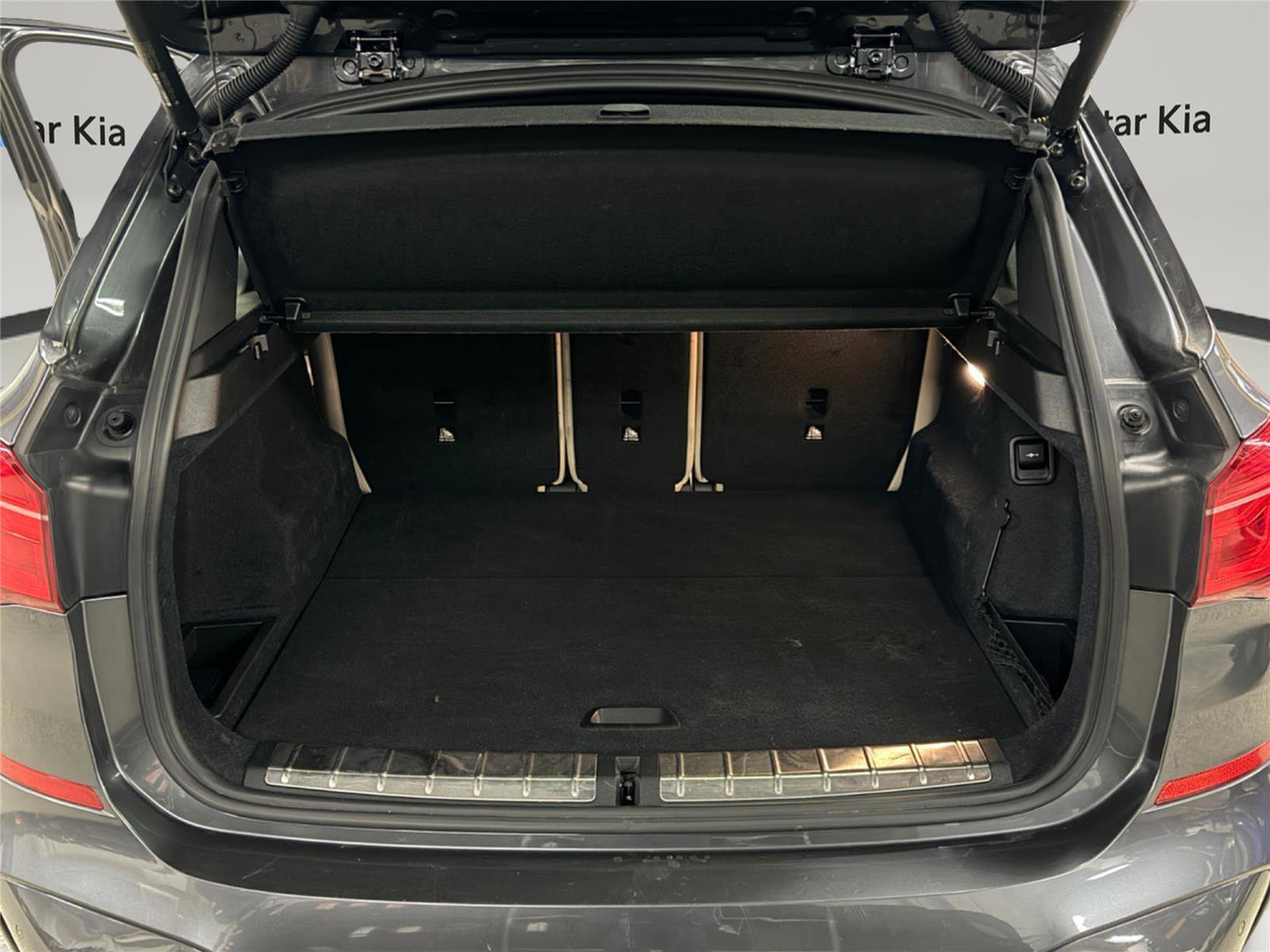 Used 2021 BMW X1 xDrive28i w/ M Sport Package image 26