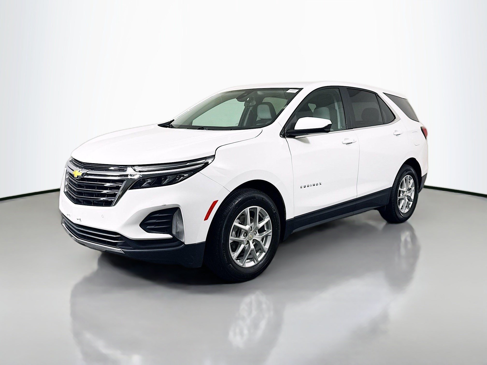 Used 2023 Chevrolet Equinox LT FWD image 4