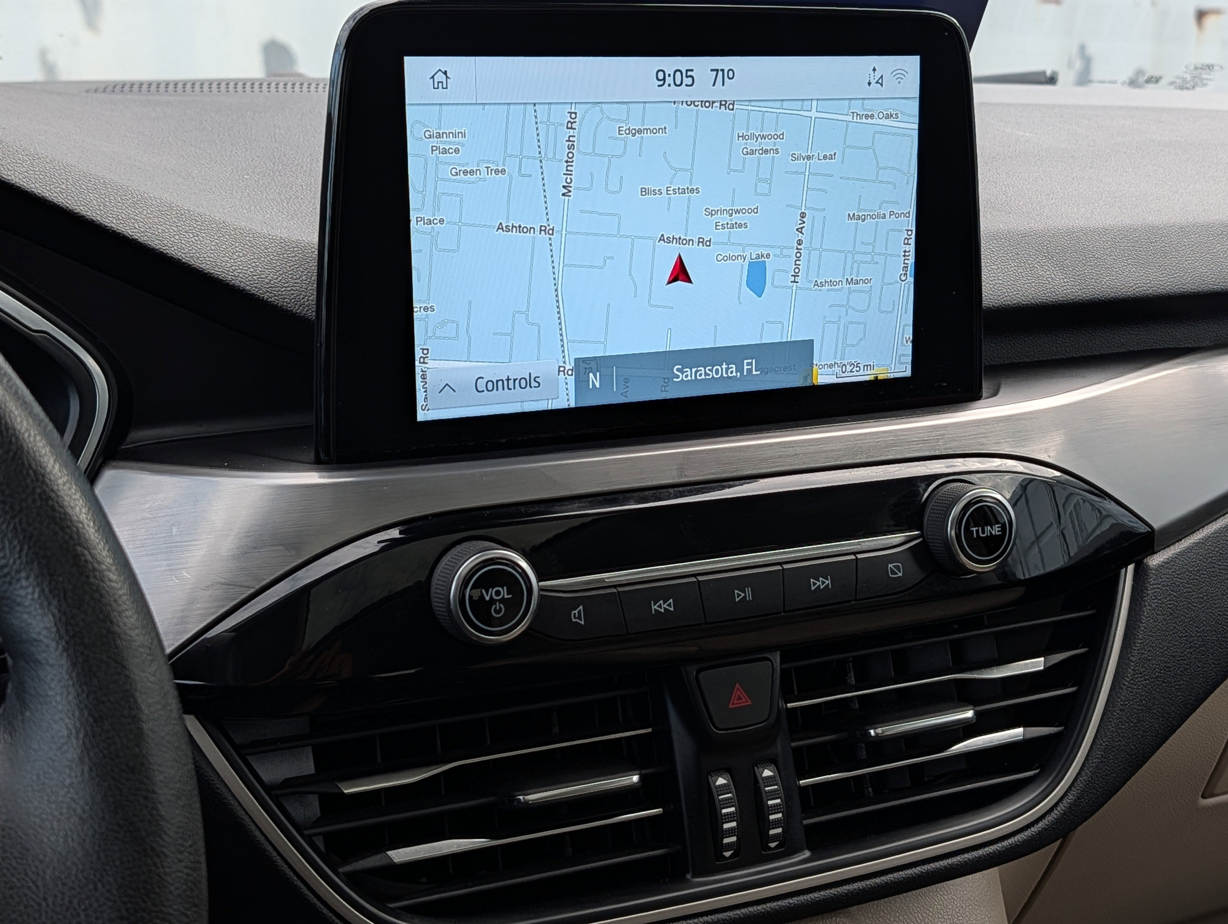 Certified 2021 Ford Escape Titanium image 30