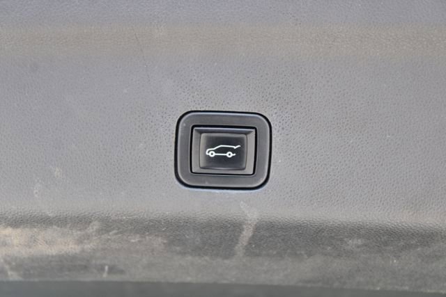 Used 2022 GMC Yukon XL Denali w/ Denali Premium Package AWD/4WD image 48