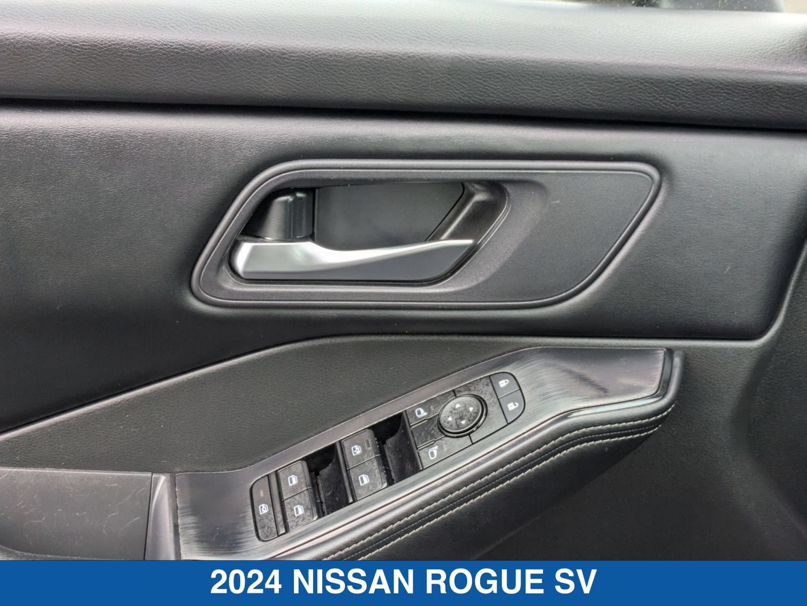 Used 2024 Nissan Rogue SV AWD/4WD image 13