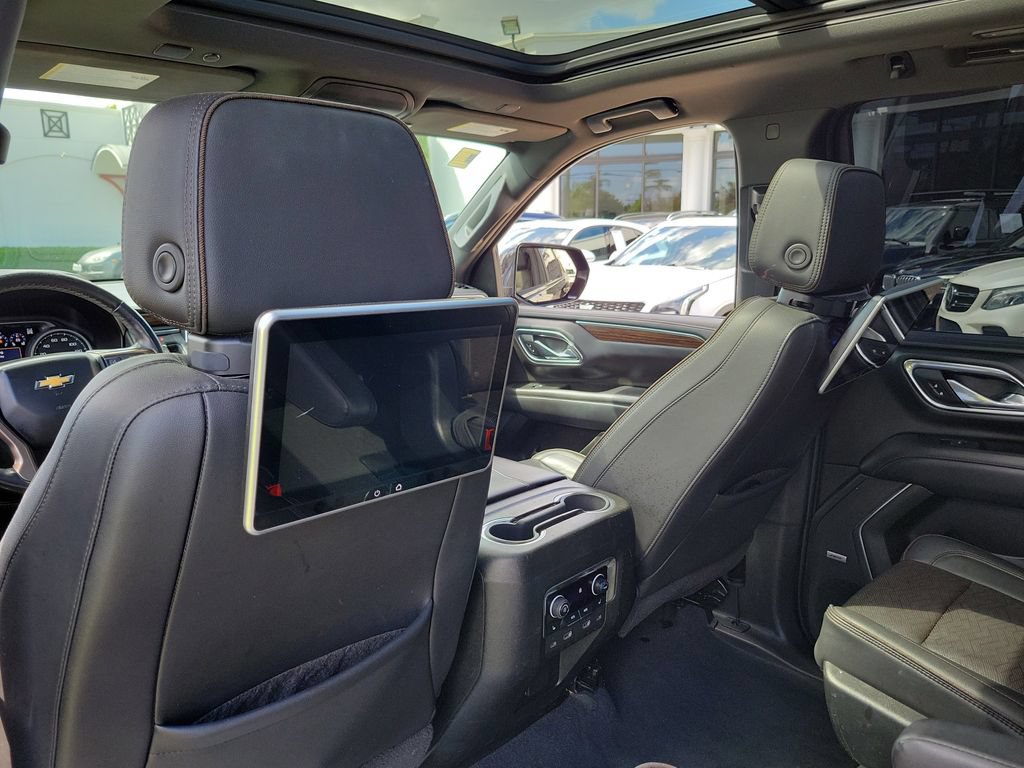 Used 2021 Chevrolet Suburban High Country w/ Premium Package AWD/4WD image 15